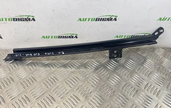 Land Rover Evoque II Rear door windshield rail K8D2255A63BC