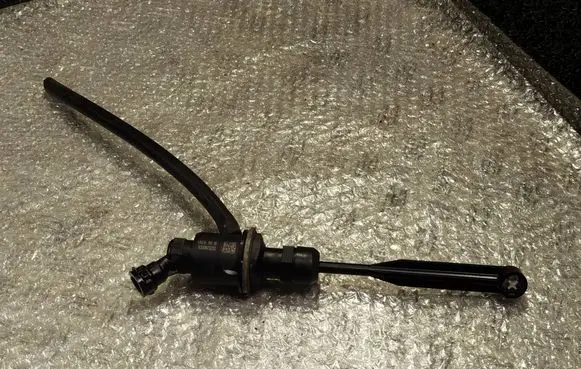 Renault Master III Clutch master cylinder 8200673232 RAE111418