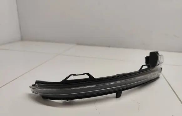 Peugeot 2008 II Mirror indicator light 23962850
