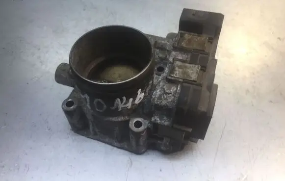 Volkswagen Golf V Throttle valve 03C133062A