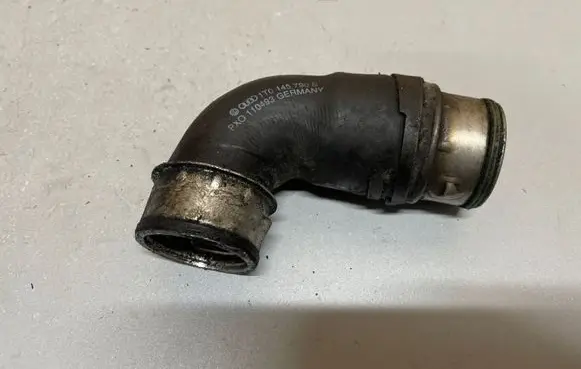 Volkswagen Golf Plus Intercooler hose/pipe 1T0145790B