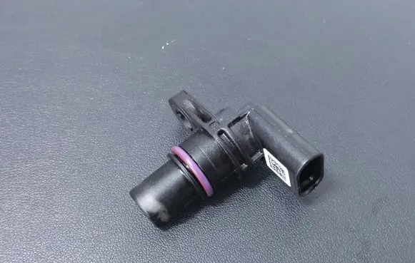 Skoda Fabia Mk3 (NJ) Camshaft position sensor 04C907601K