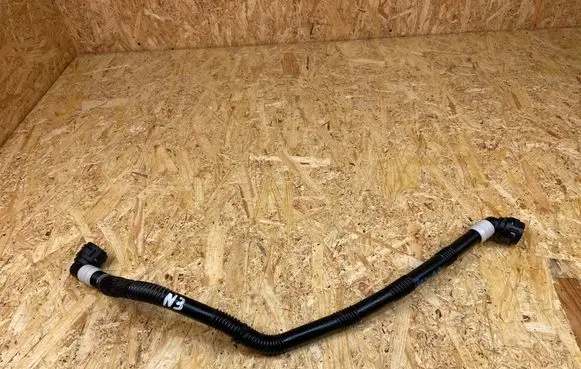 Tesla Model 3 Engine coolant pipe/hose 107758900E