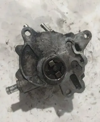 Volkswagen PASSAT B6 Vacuum pump 03G145209