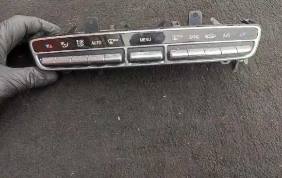 Mercedes-Benz C W205 Climate control unit A2059058105 010720141817