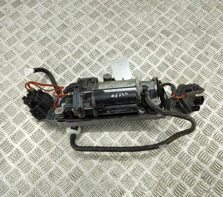 Porsche Taycan 9J1 Air suspension compressor/pump 9J1616006D 971616013C