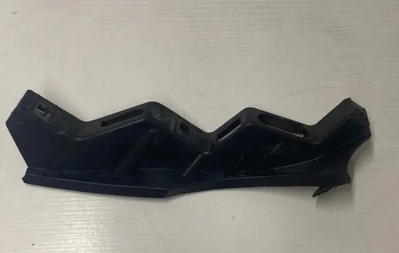 Volkswagen PASSAT B6 Front bumper mounting bracket 3C0807889