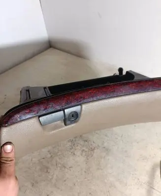 Volvo V70 Glove box