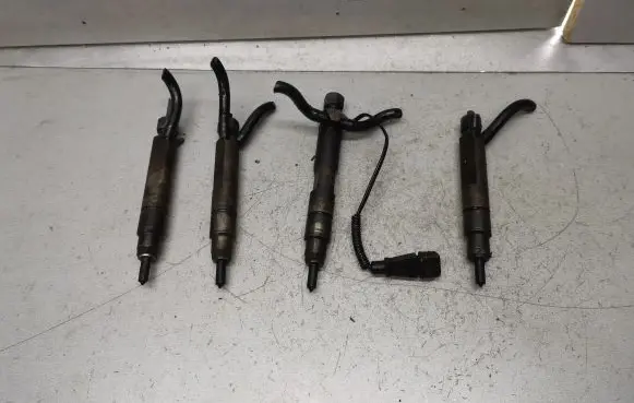 Audi A4 S4 B5 8D Fuel injectors set 028130201S 028130201T