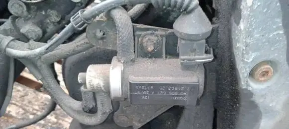 Audi A4 S4 B5 8D Turbo solenoid valve 1H0906627A 7.21903.25
