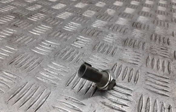 Audi A6 S6 C6 4F Oil pressure sensor 038919081P