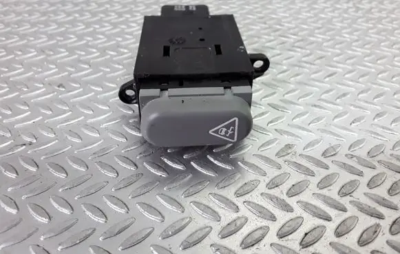 Renault Scenic I ESP (stability program) switch 820024492