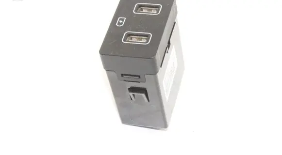 Hyundai Tucson IV NX4 USB socket connector 96125N9500
