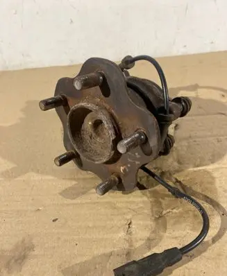 Nissan Qashqai Rear wheel hub 
