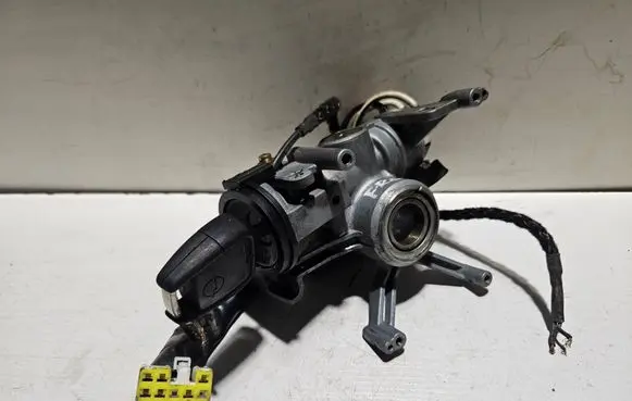 Opel Frontera B Ignition lock