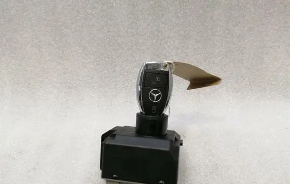Mercedes-Benz A W176 Ignition lock A2469055103
