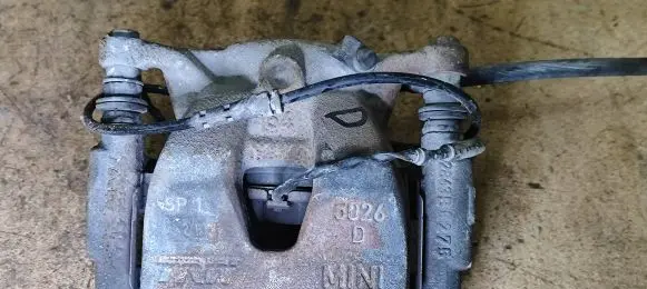 Mini Cooper Countryman R60 Front brake caliper