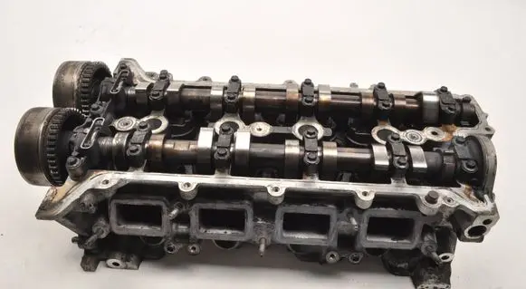 Renault Clio III Engine head 110425271R