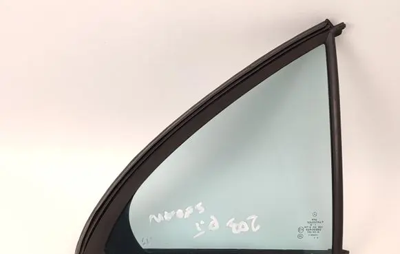Mercedes-Benz C W203 Rear door window glass 20260126HCR1357