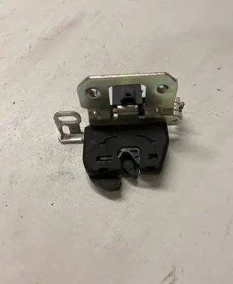 Mercedes-Benz C W204 Seat back rest lock catch A2049200372