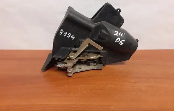 Mercedes-Benz E W210 Front door lock 2027300635 8994