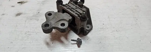 Chrysler Pacifica Gearbox mount 68224742AD D050501819