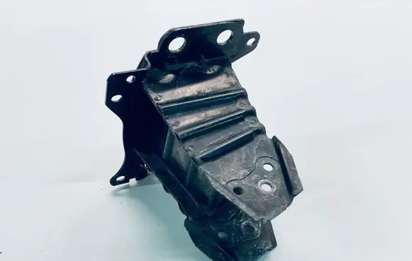 Audi A3 S3 A3 Sportback 8P Front bumper shock/impact absorber 8P0807133