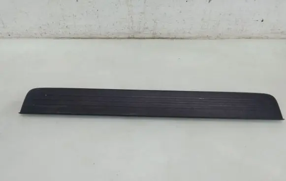 Toyota Prius (NHW20) Front sill trim cover 6791163010