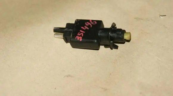 Mercedes-Benz Vito Viano W638 Brake pedal sensor switch A0005457709