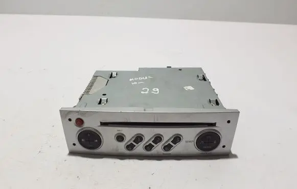 Renault Modus Radio/CD/DVD/GPS head unit 8200633632