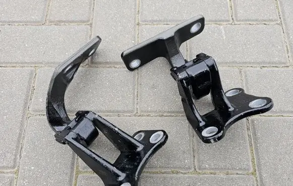 Land Rover Defender Tailgate/trunk/boot hinge