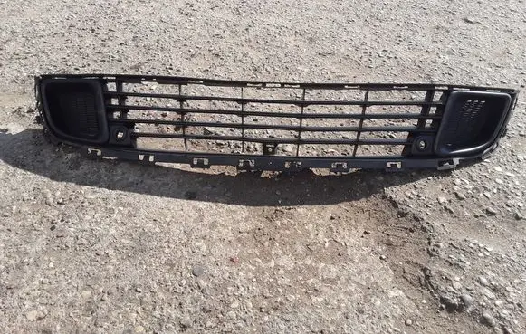 Citroen C5 Front bumper lower grill 9681052677