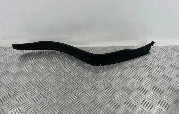 Mercedes-Benz C W204 Engine compartment rubber