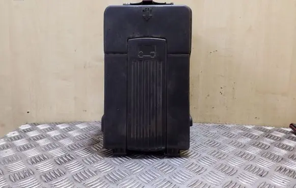 Battery box tray
