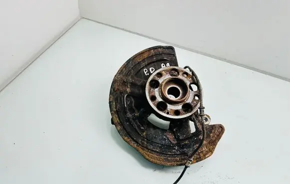Mercedes-Benz A W176 Front wheel hub 
