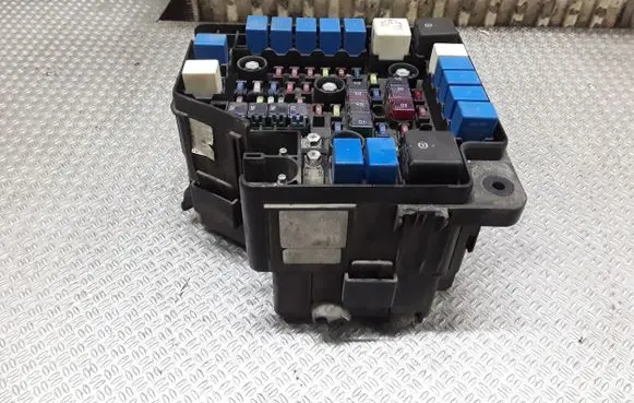Hyundai Santa Fe Fuse module