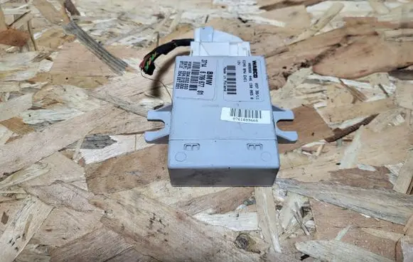 BMW 5 F10 F11 Air suspension control unit module (rear) 6799677