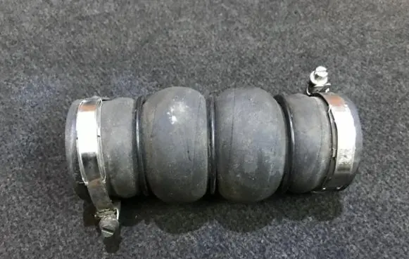 Peugeot 308 Intercooler hose/pipe 9684994080