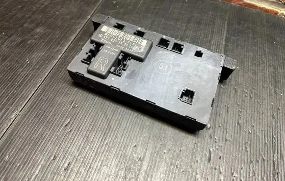 Mercedes-Benz SLK R171 Other control units/modules 1718205226 00404880