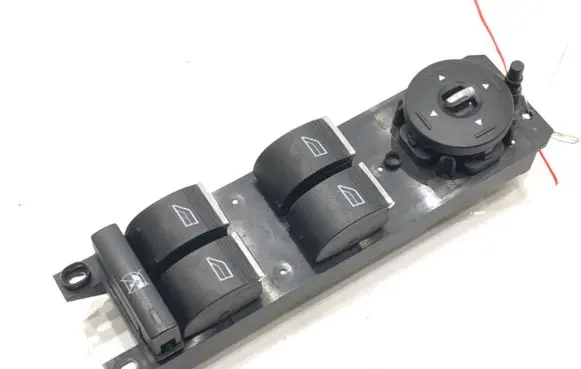 Ford Focus Electric window control switch AM5T14A132CA