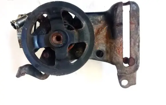 Toyota Avensis T250 Power steering pump
