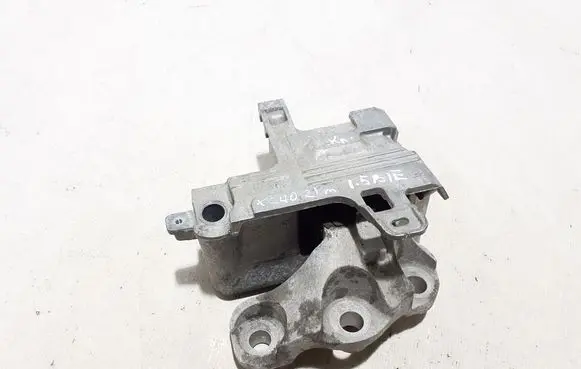 Volvo XC40 Engine mount bracket 32267915