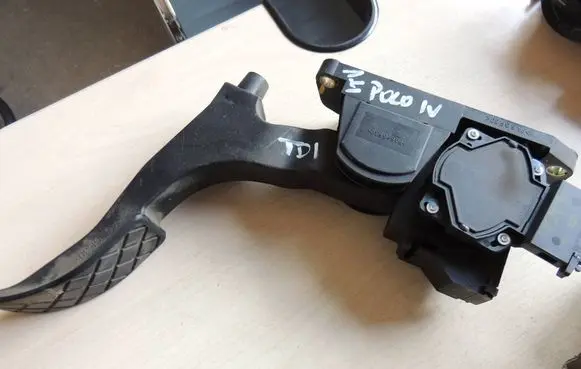 Volkswagen Polo Accelerator throttle pedal 0281002378 6Q1721503 191204681YB3