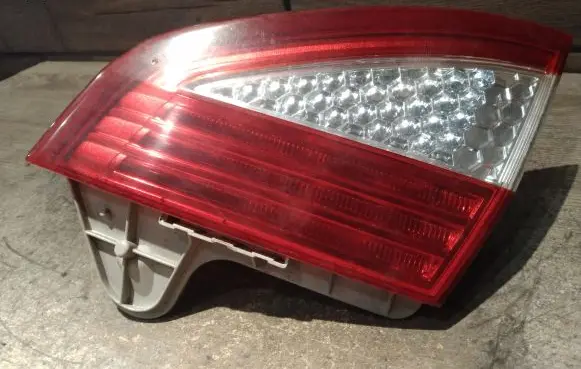 Ford Mondeo MK IV Tailgate rear/tail lights