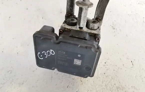 Chrysler 300 - 300C ABS Pump P04779492AE