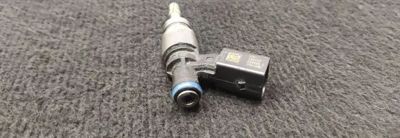 Audi A6 S6 C6 4F Fuel injector 06E906036E