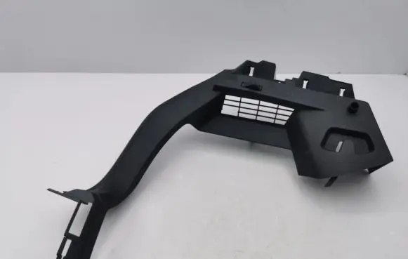 Volkswagen Golf VIII Parcel shelf load cover mount bracket 5H6867761 0002170221