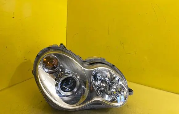 Mercedes-Benz C W203 Headlight/headlamp A2038203859