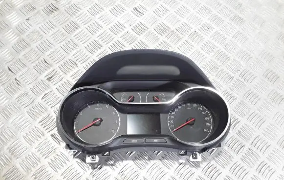 Opel Crossland X Speedometer (instrument cluster) 9828207880 982820788000