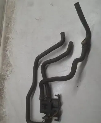 BMW 5 E39 Coolant heater control valve 8374995 1147412137